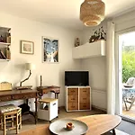 Le Cocon, Pour 2 Personnes à 5 Minutes De La De L'almanarre à Appartement Hyères