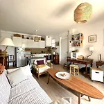 Appartement Le Cocon, Pour 2 Personnes à 5 Minutes De La De L'almanarre à *