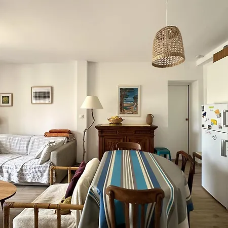 Apartment Le Cocon, Pour 2 Personnes A 5 Minutes De La De L'almanarre A *
