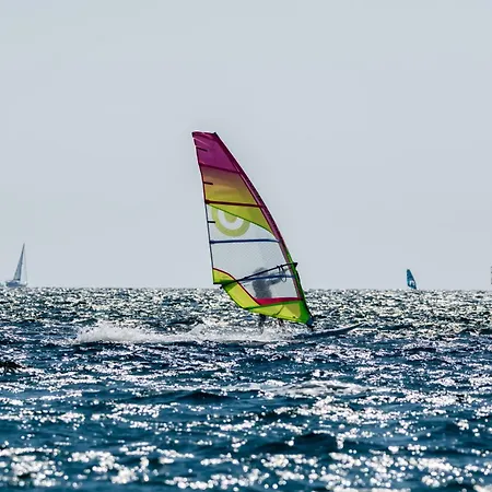 Daire Le Cocon, Pour 2 Personnes A 5 Minutes De La De L'almanarre A Hyères