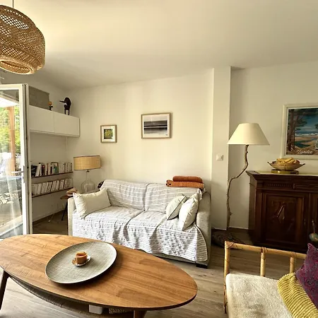 Apartment Le Cocon, Pour 2 Personnes A 5 Minutes De La De L'almanarre A