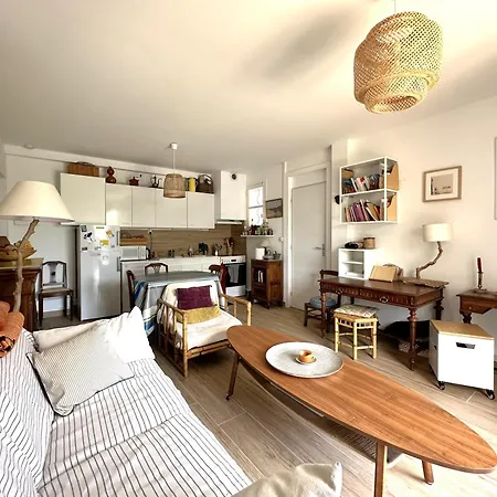 Apartment Le Cocon, Pour 2 Personnes A 5 Minutes De La De L'almanarre A *